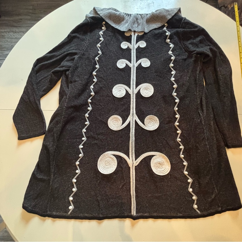 Zozo Elegant Black and Gray Ruffled Cardigan